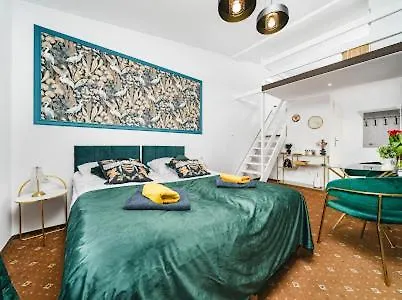 Queen Bee Apartments Krakow Old Town-1